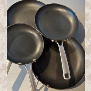 Set of 4 Calphalon Hard-Anodized Aluminum Nonstick Pans